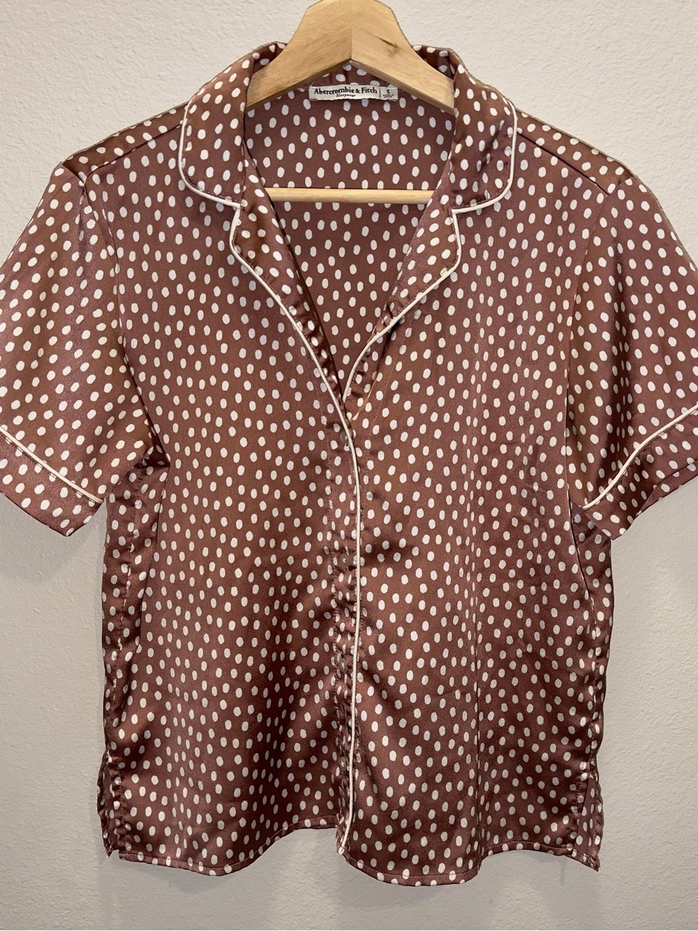 Abercrombie & Fitch Brown Short-Sleeve Polka Dot Shirt with White Piping Size S